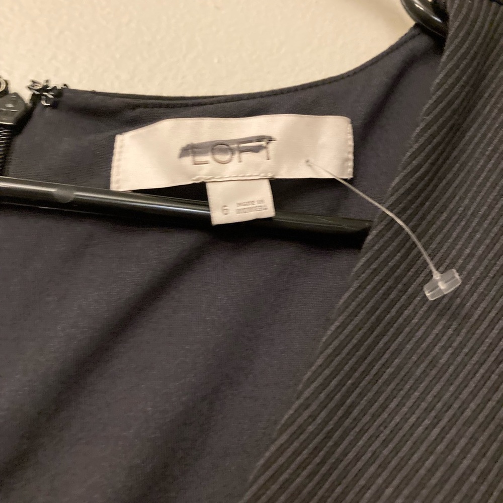 Ann Taylor loft size 6 tie dress